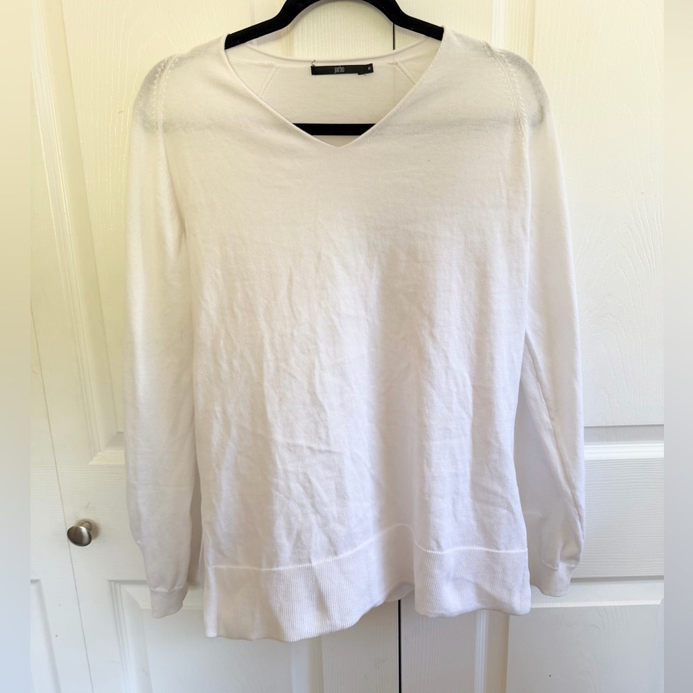 Jarbo Chic White V-Neck Sweater